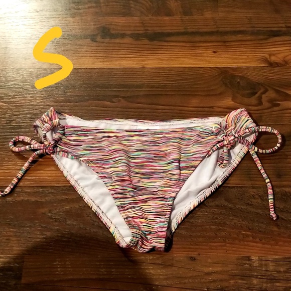 🆕️ROXY Bikini set - Picture 3 of 3